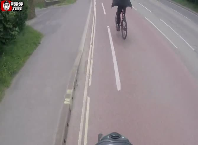Video :It doesn't take long for a rider to pay for his rudeness